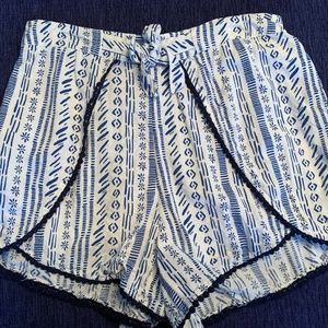 Tucker and Tate Girls white and navy shorts